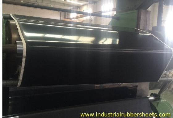 FKM Rubber Sheet 0.5mm-10mm Thickness 200℃-300℃ Temp Resistance