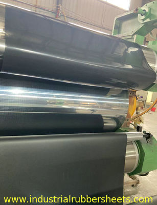 1m-2m breedte Vlamvertragend Hoogtemperatuur Rubberplaat Versterkt met 1PLY Glasvezel of Aramid Stof