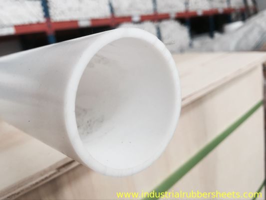 Industriële Rang Witte Gevormde PTFE Buis/Maagdelijke PTFE de Pijp Vlotte Oppervlakte van 100%