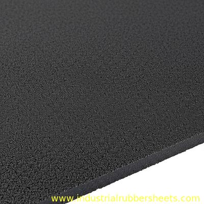 Grain Rubber Mat and Sheet with 10-50mm Thickness for Slip-resistant Shock Absorption Flooring